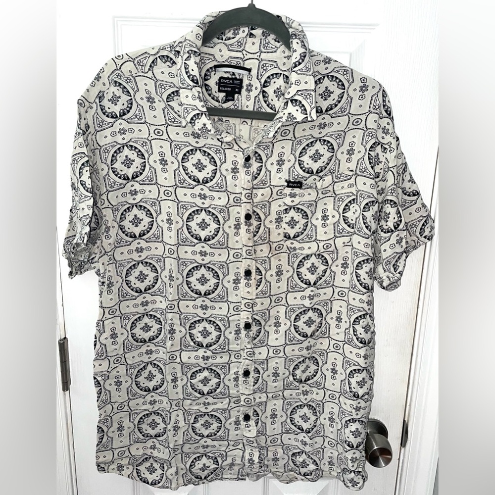 RVCA relaxed fit button up shirt size XL